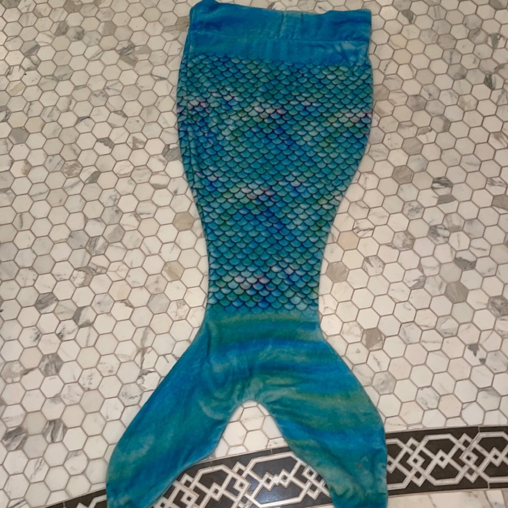Mermaid Tail Blanket, Super Soft Plush Flannel Blue Ombre blanket
